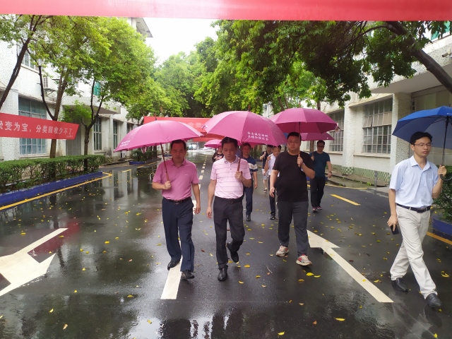 市教育局迎接2020年全國(guó)文明城市測(cè)評(píng)專(zhuān)項(xiàng)督查工作小組蒞臨我校進(jìn)行檢查指導(dǎo)工作